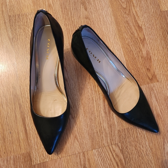 Black heels gently used - Picture 2 of 3